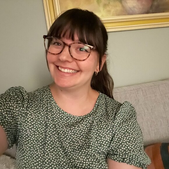 Meet your Posher, Sarah - Picture 1 of 6